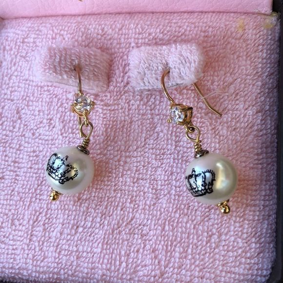 Juicy Couture Vintage Crystal Crown Pearl Drop Earrings IOB EUC - Picture 2 of 8